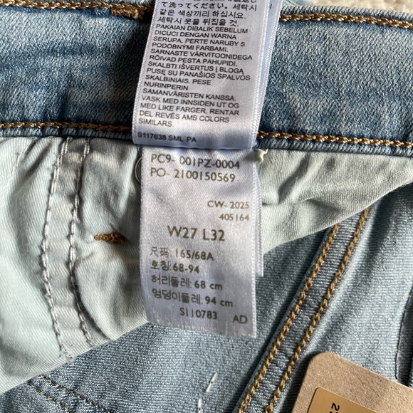 NWT Levi’s 318 Shaping Wide Leg Light Wash Size 27/32 - Picture 12 of 13